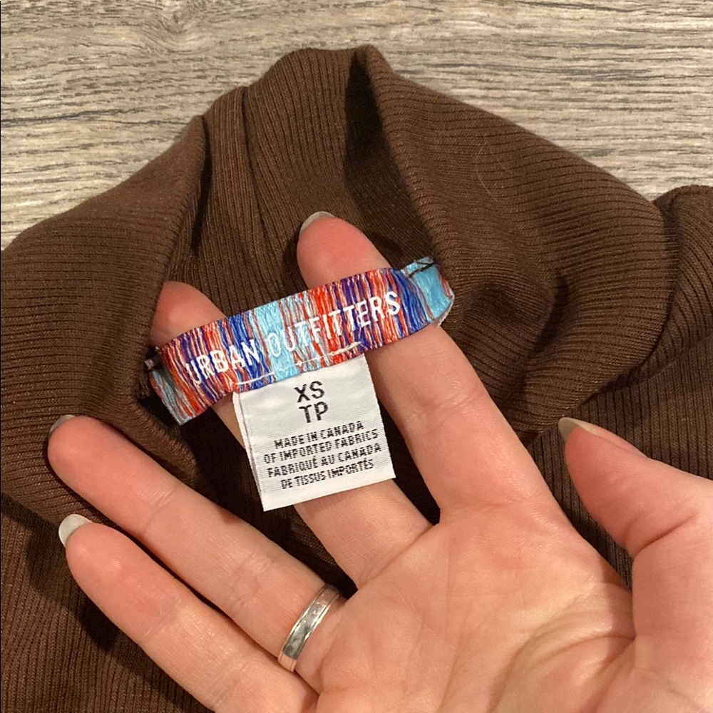 Urban outfitters Brown Sleeveless Turtleneck Top - Picture 7 of 11